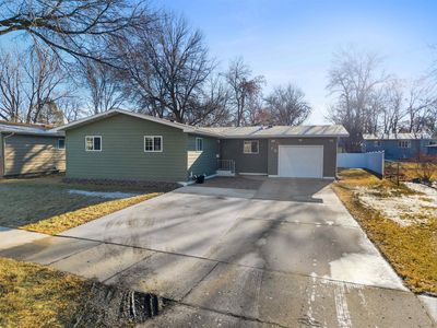 15 22nd St SW, Minot, ND, 58701