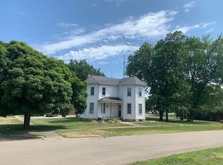 110 S Oneca St, Tonica, IL 61370