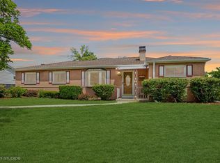 400 Alpine Ln, Hoffman Estates, IL 60169