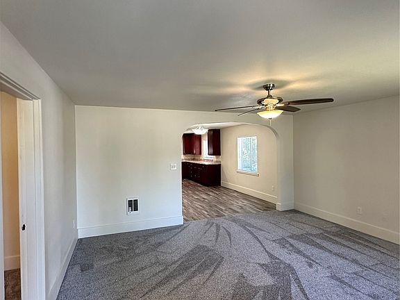 3rd image of 6814 6816 Park Avenue S