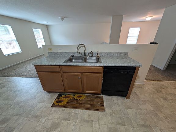 3rd image of 204 Valleyside Dr NE