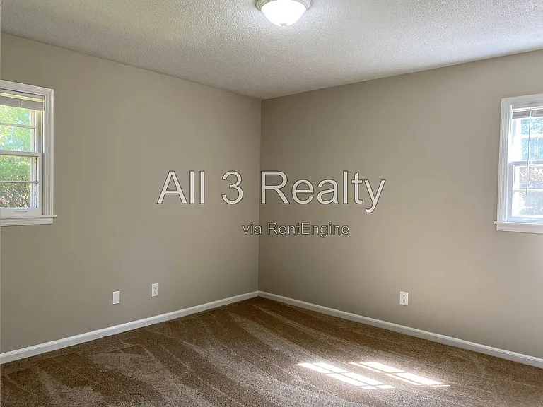 306 Oakwild Dr — Photo 21