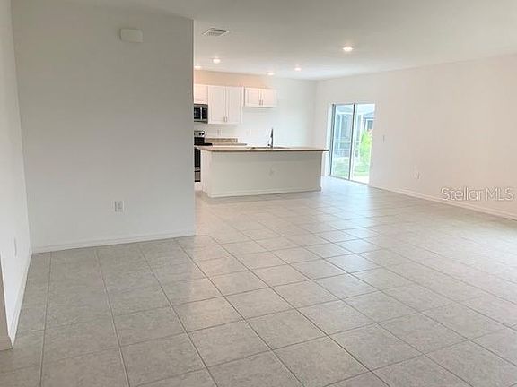 4th image of 17333 Sabrina Cir