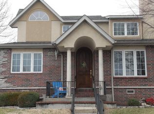 2335 W Butterfield Rd, Springfield, MO 65807