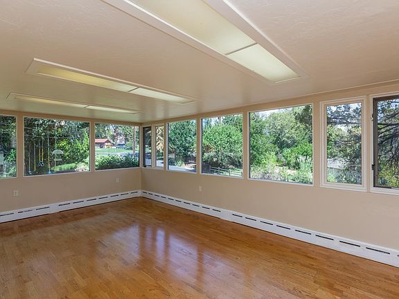 5th image of 412 Bookcliff Dr