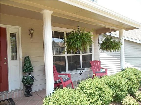 3rd image of 16739 Hickory Crest Dr