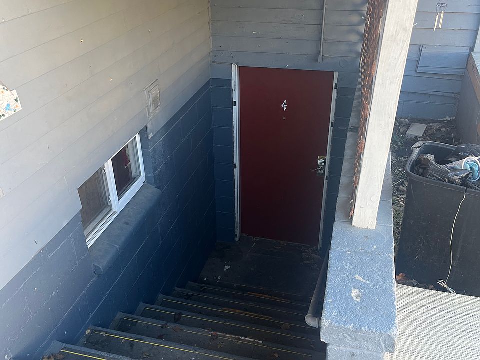 1st image of 412 15th Ave S #4