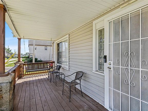 5th image of 702 Washington Ave