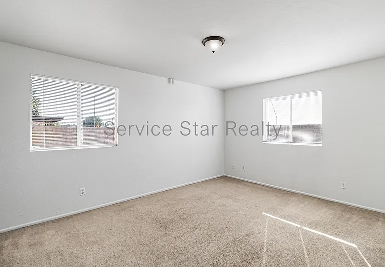 1158 W Hillview St — Photo 18
