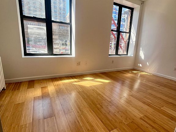 3rd image of 170 Delancey St APT 4