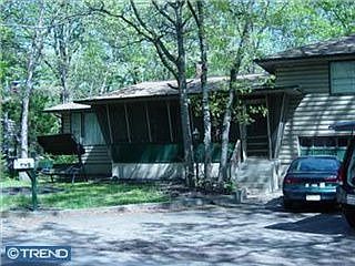 2nd image of 47 Manhasset Trl
