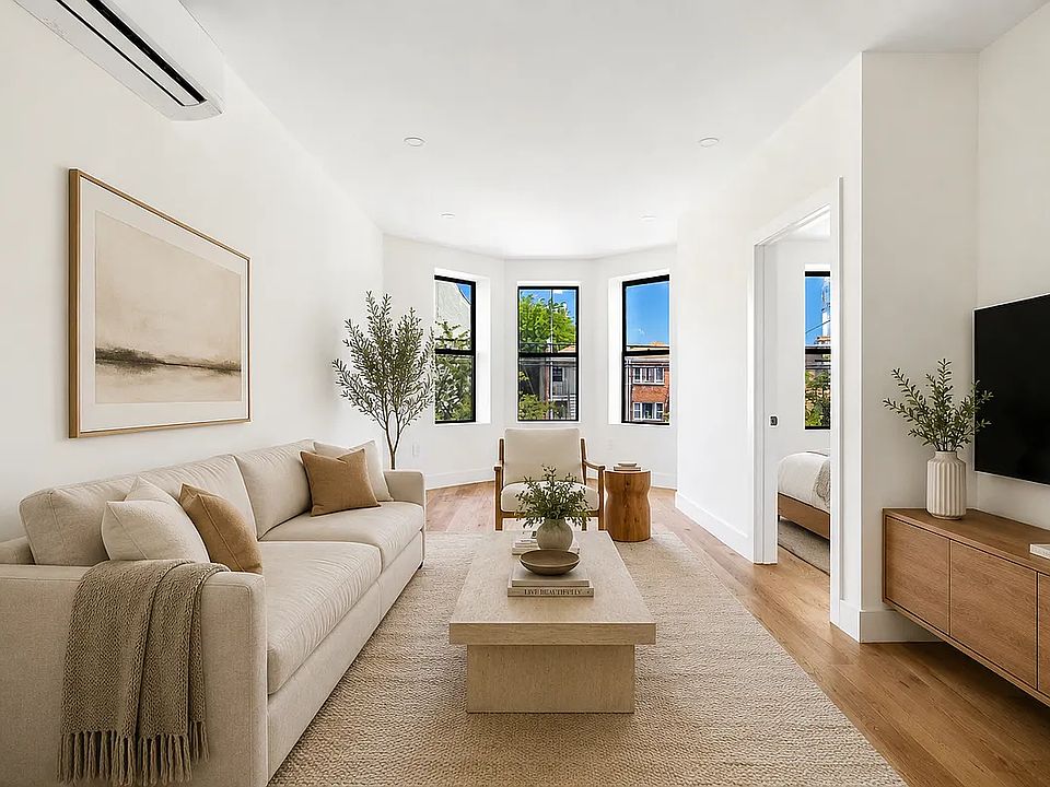1st image of 1906 Bergen St Floor 2
