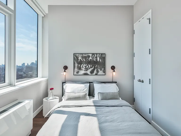 507 W 28th St #31F — Photo 6