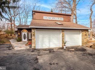 455 Sharon Dr, Wayne, PA 19087