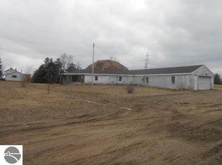 8929 E Tyler Rd, Breckenridge, MI 48615