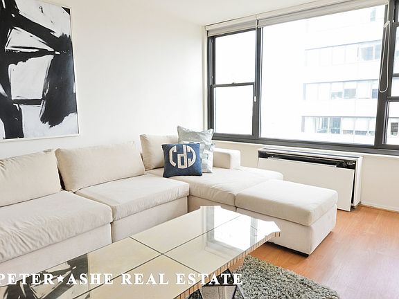 4th image of 117 E 57th St APT 43E