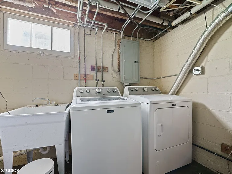 326 W Evergreen St — Photo 13