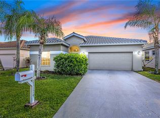 11179 Lakeland Cir, Fort Myers, FL 33913