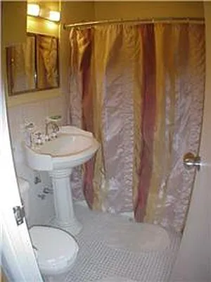 Rented by Bank Neary | media 15