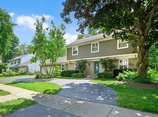 1431 Coral Berry Ln, Downers Grove, IL 60515