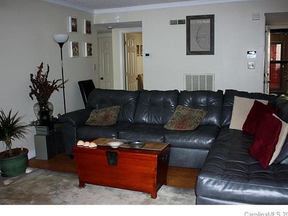4th image of 7118 Winery Ln #1902