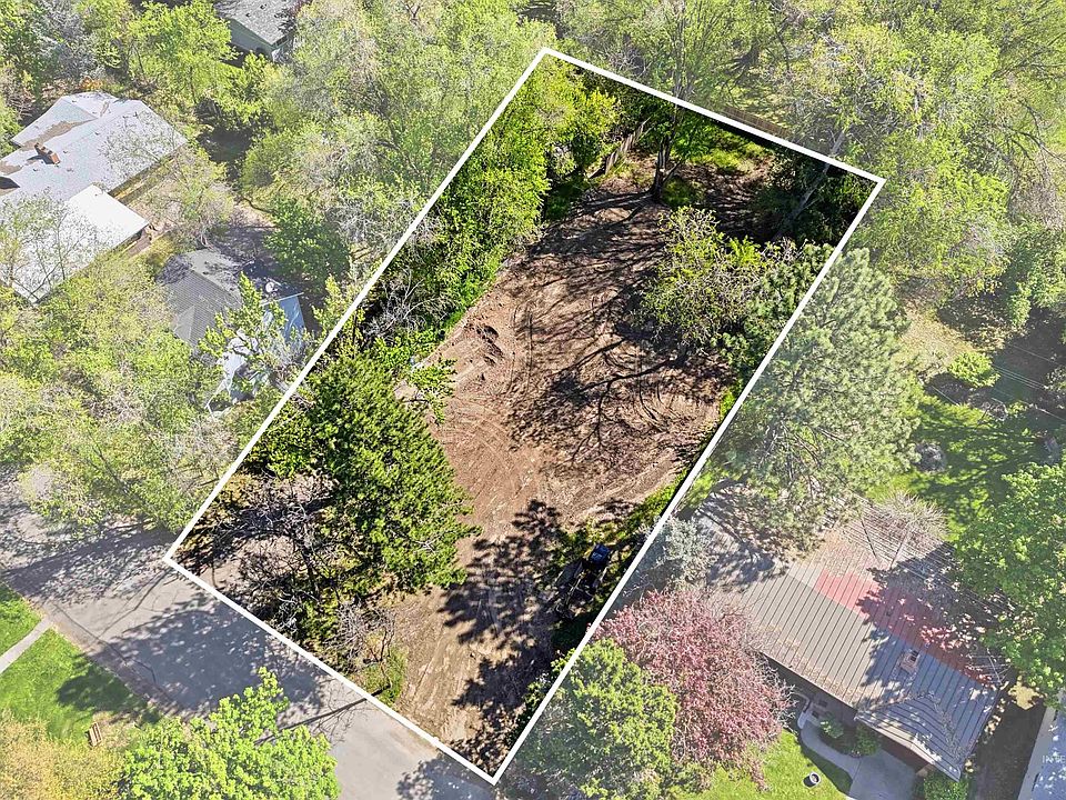 1st image of 3012 N Tamarack Dr