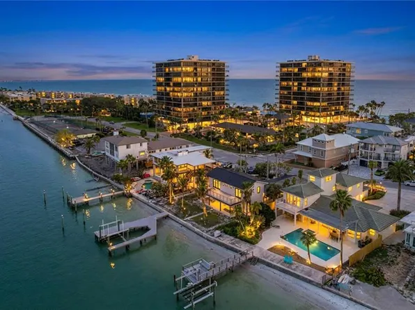 7711 Bayshore Dr, Treasure Island, FL 33706