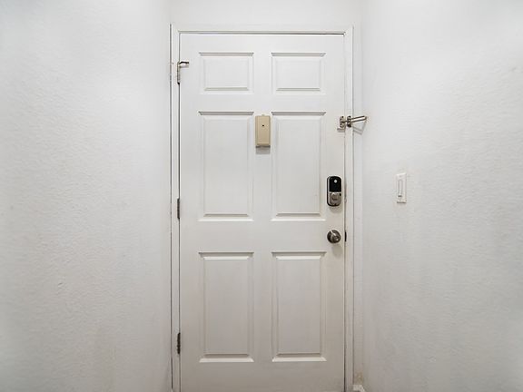 4th image of 147 W Acacia Ave APT 130
