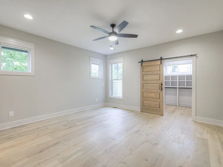 821 Acklen Ave — Photo 9