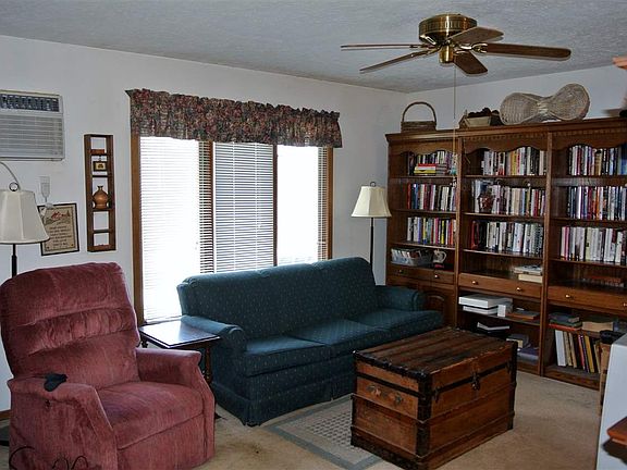 3rd image of 3825 Sage Dr