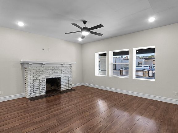 3rd image of 1906 E Yandell Dr APT 1