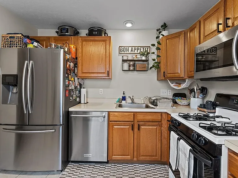331 Glaser Ave #A — Photo 4