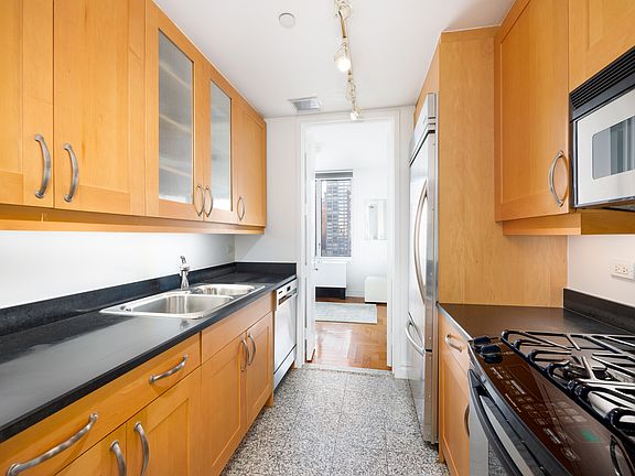 4th image of 401 E 60th St APT 9A