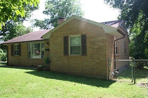 3rd image of 1652 N Main St