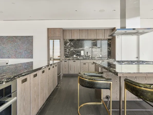 45 East 22nd Street image 23 of 28