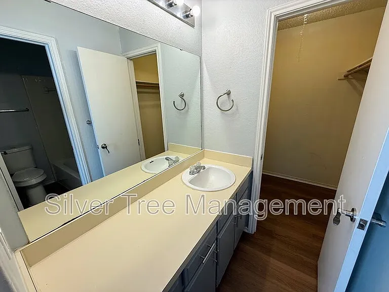 6847 S Creek Dr — Photo 22