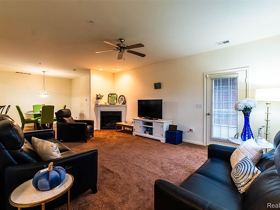 5th image of 29726 Foxrun Cir