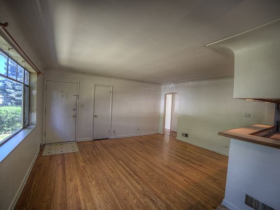 4th image of 1420 Quince Street