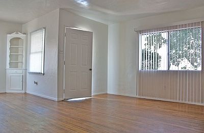 4th image of 1356 W Evans St