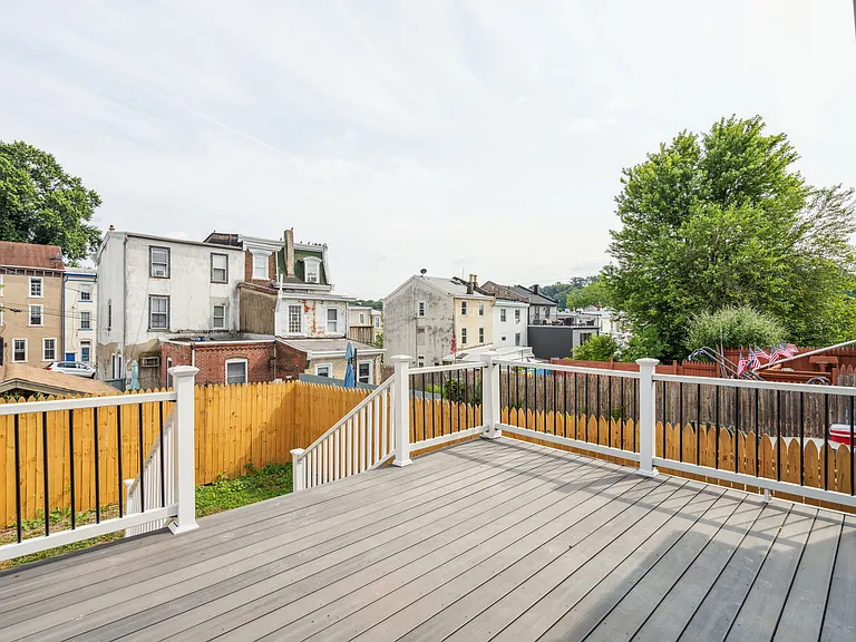 163 East St — Photo 29