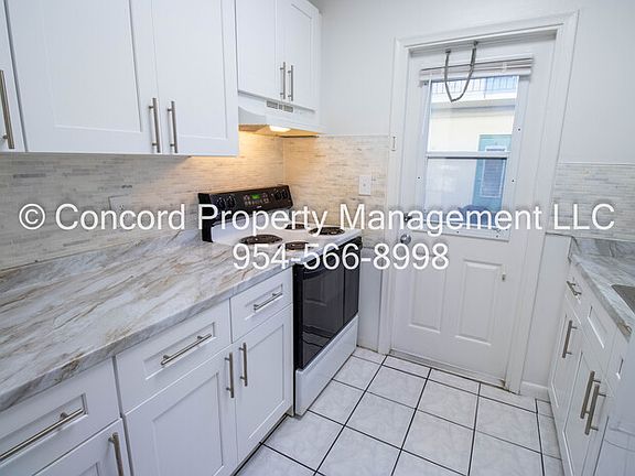 2nd image of 2537 Lincoln St APT 7