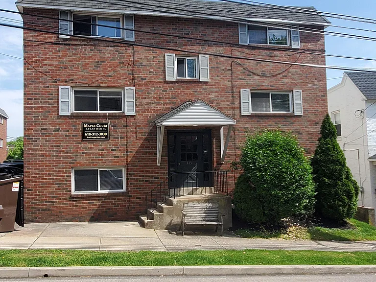413 Maple St — Photo 9
