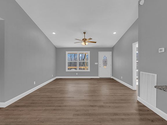 5th image of 518 Algonquin Ln