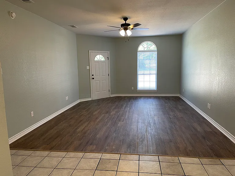 421 W Thomas St — Photo 21
