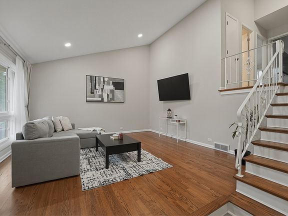 2nd image of 1533 N Arlington Heights Rd APT C
