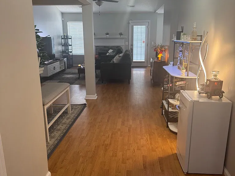113 Faybrook Dr — Photo 2