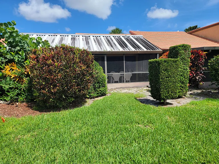 11115 Oakdale Rd — Photo 10