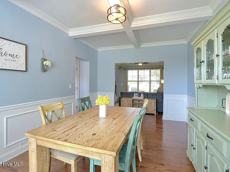 1421 Dooley Ln — Photo 10