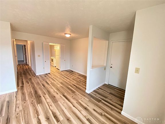 2nd image of 885 Heather Ct