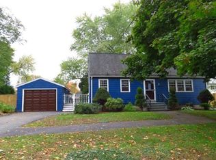 4 Parker Rd, Groveland, MA 01834
